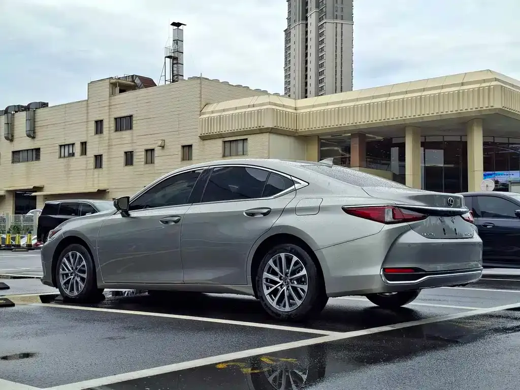 Lexus ES — фото 9