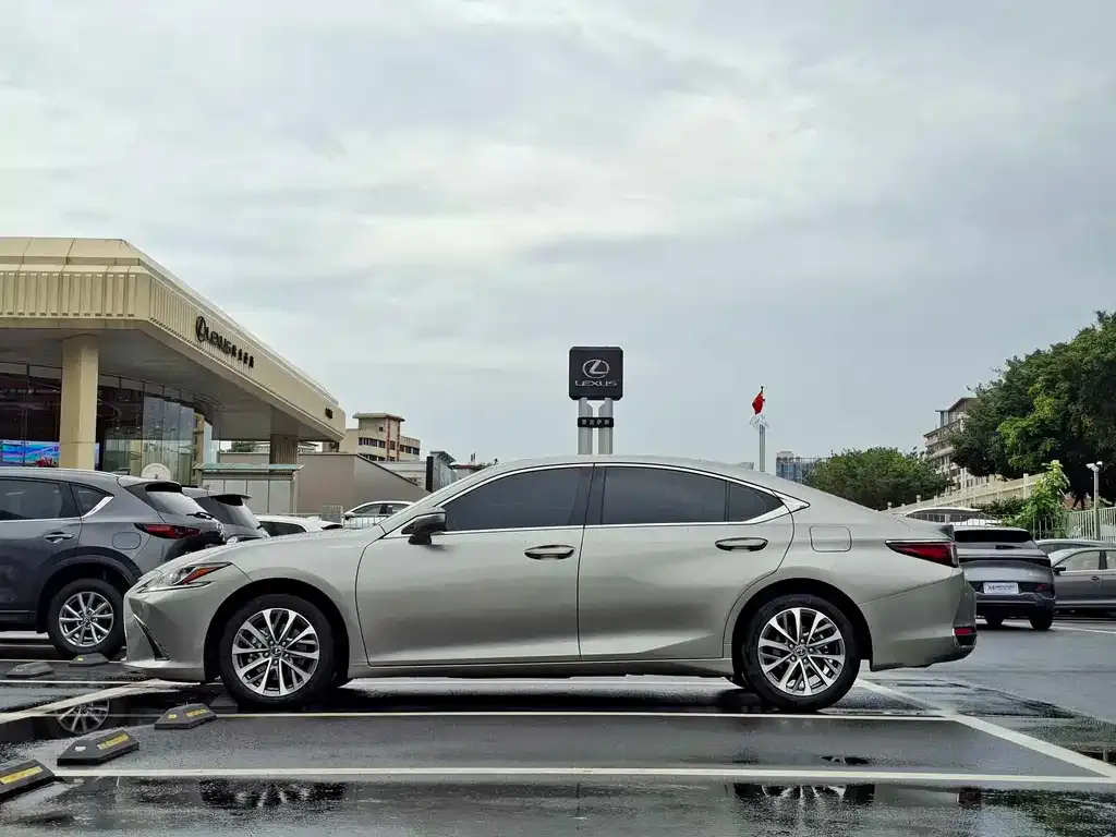 Lexus ES — фото 2