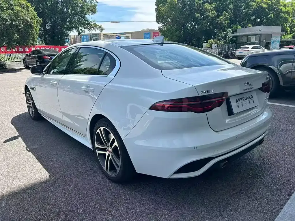 Jaguar XEL — фото 10