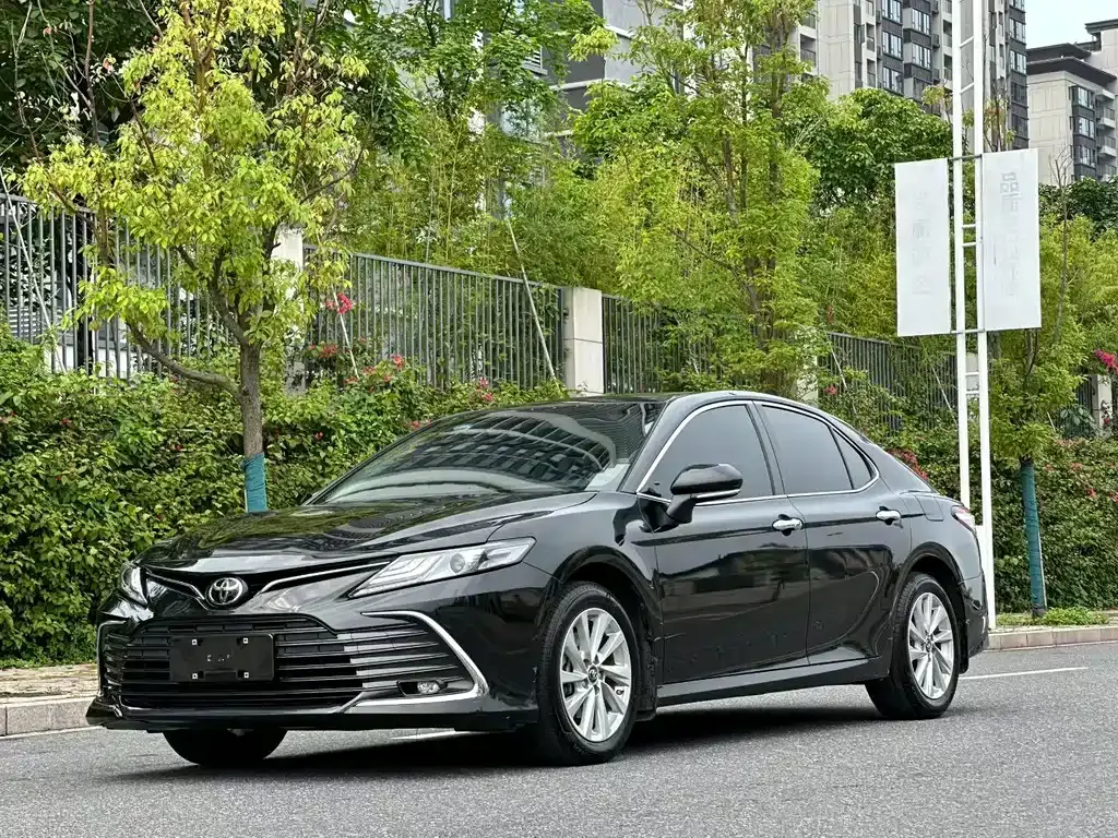 Toyota Camry — фото 7