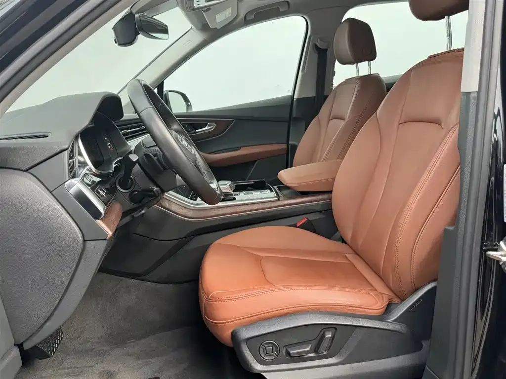 Audi Q7 2021 из CN, фото 6