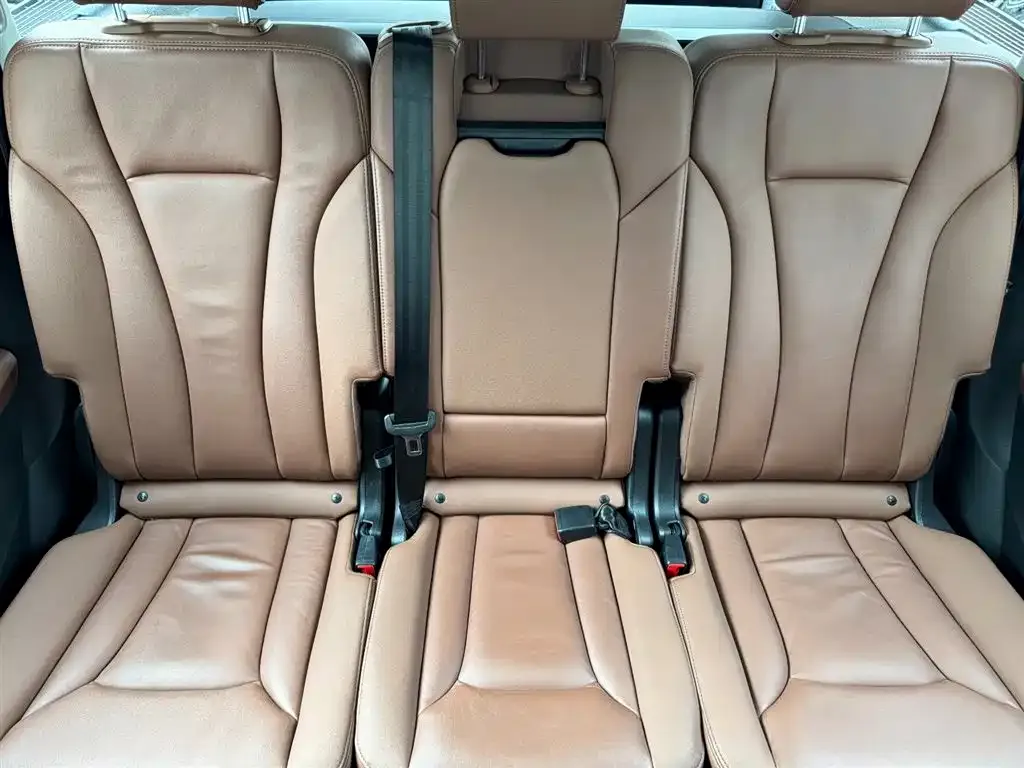Audi Q7 2021 из CN, фото 4