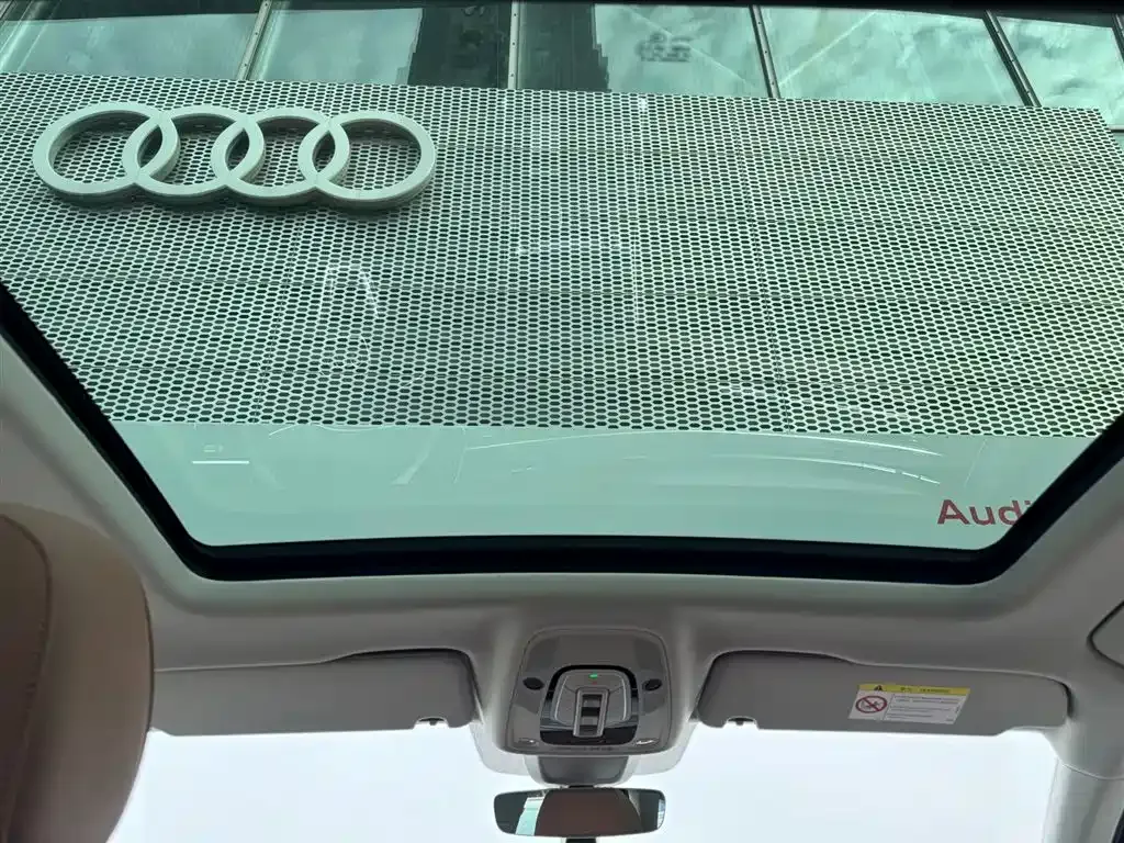 Audi Q7 2021 из CN, фото 10