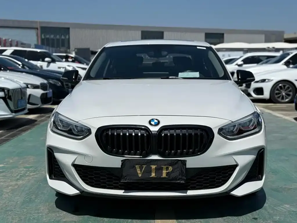 BMW 1 Series 2023 из CN, фото 8