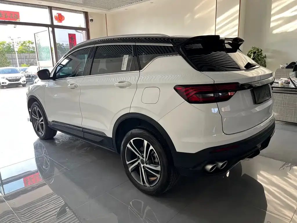 Geely Binyue — фото 10