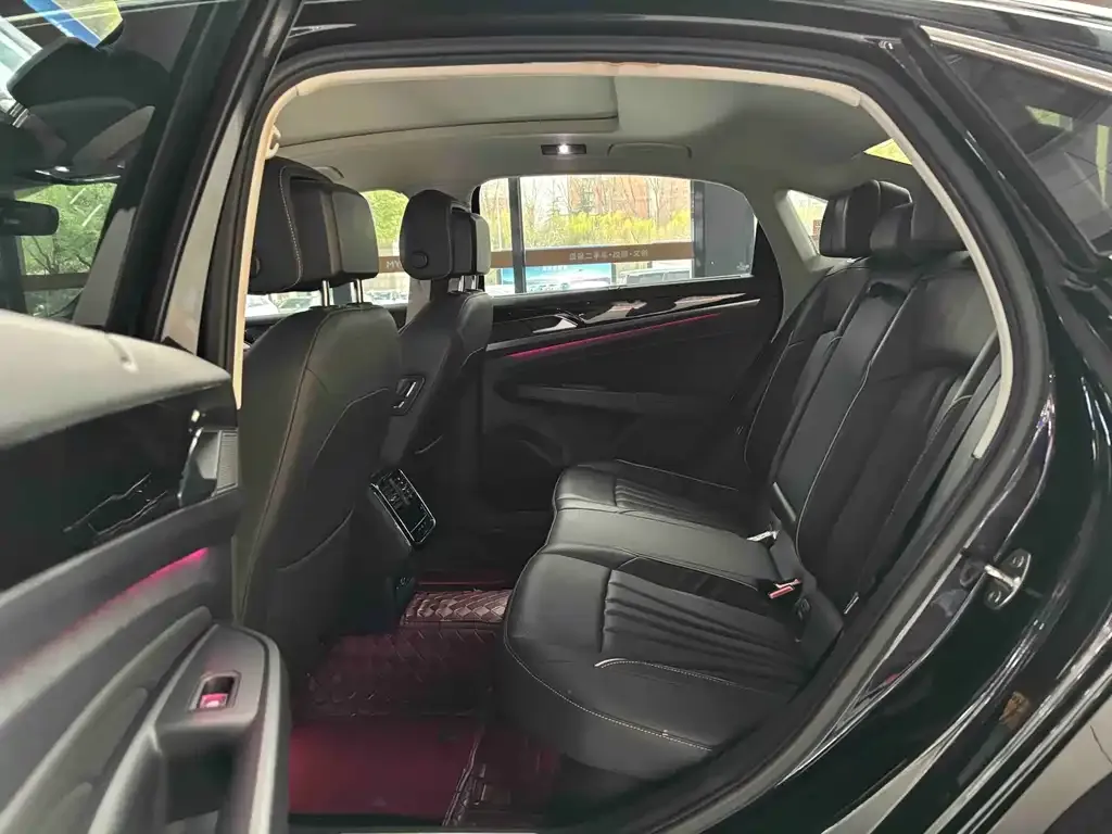 Volkswagen Passat — фото 7