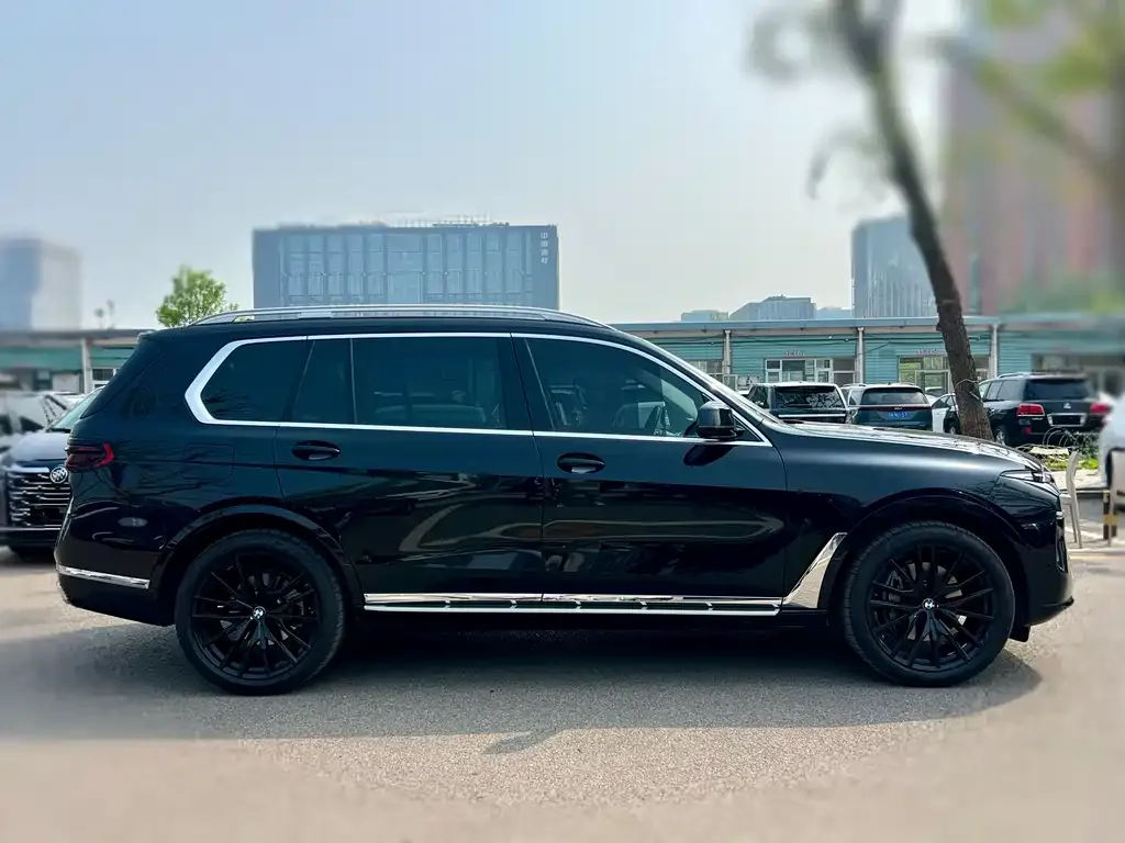 BMW X7 — фото 2