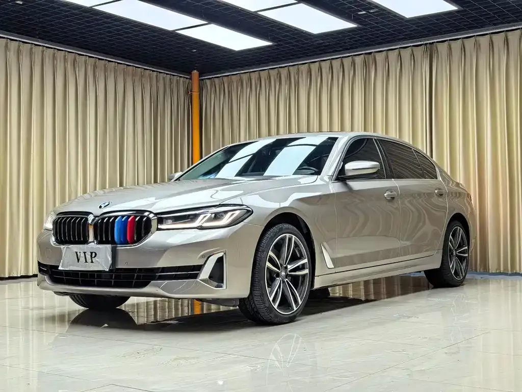 BMW 5 Series — фото 1