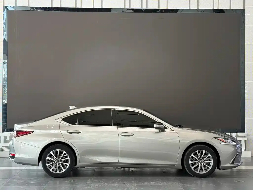 Lexus ES — фото 7