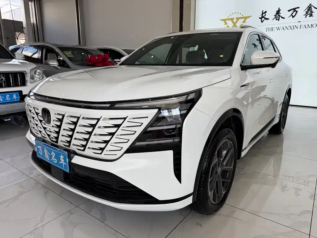 Changan CS75PLUS — фото 1