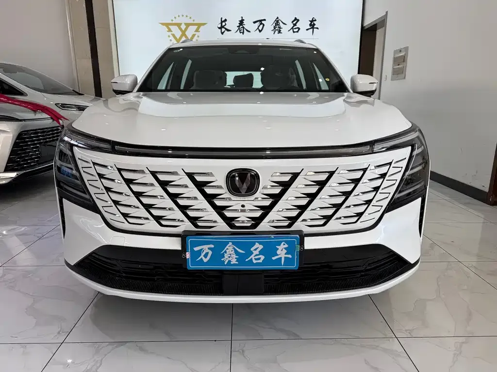 Changan CS75PLUS — фото 3