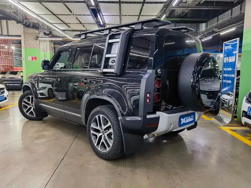 Land Rover Defender — фото 10