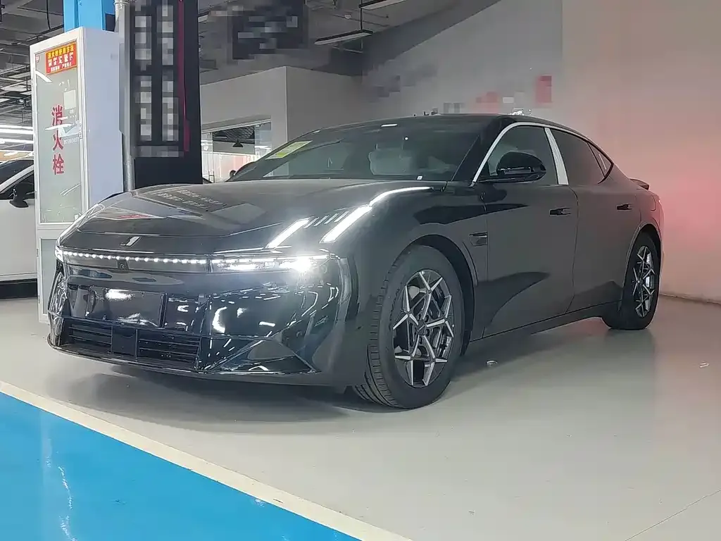 Lynk & Co Z10