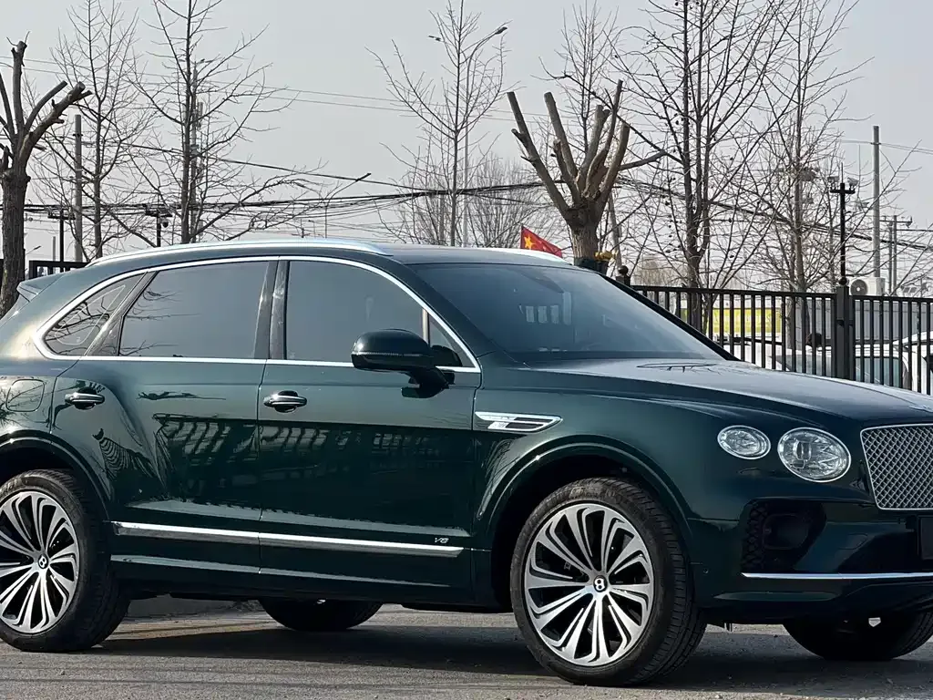 Bentley Bentayga — фото 10