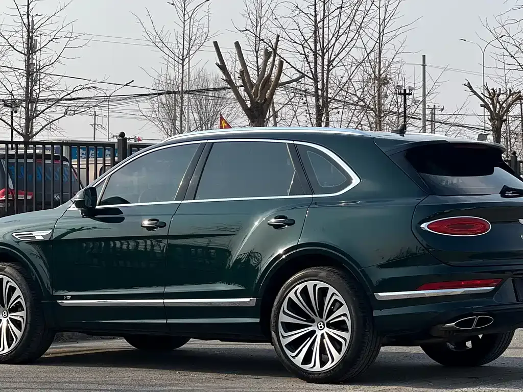 Bentley Bentayga — фото 8