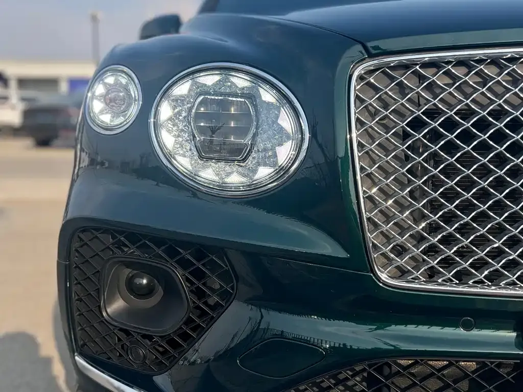 Bentley Bentayga — фото 5