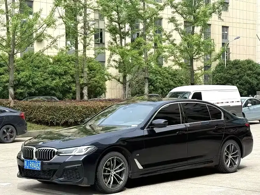 BMW 5 Series — фото 7