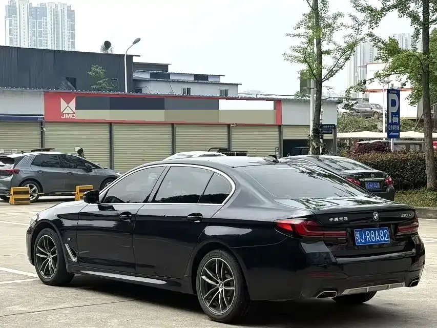 BMW 5 Series — фото 4