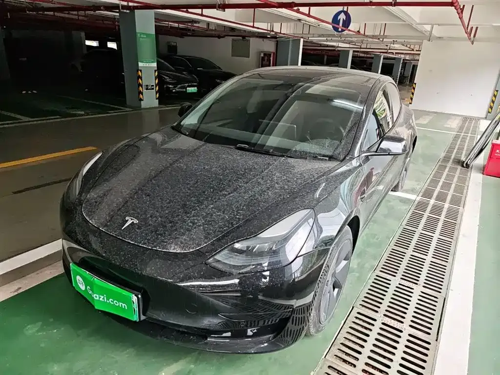Tesla Model 3 — фото 1