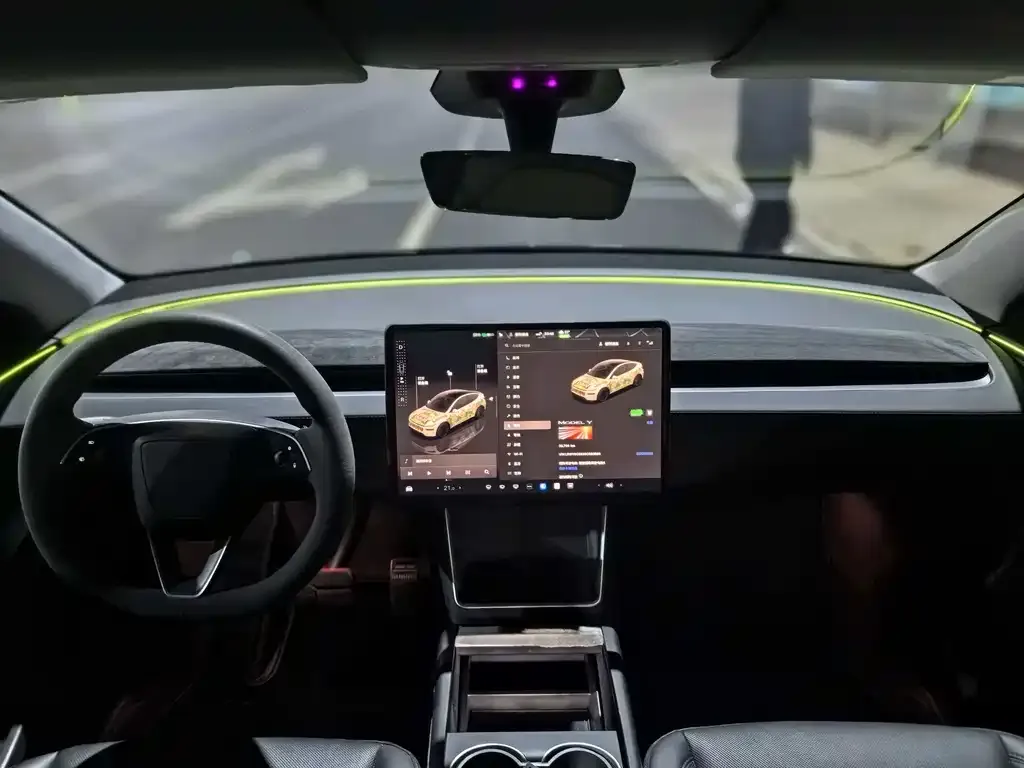 Tesla Model Y — фото 4