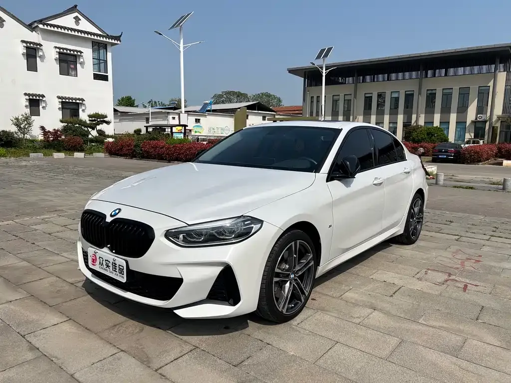 BMW 1 Series — фото 1