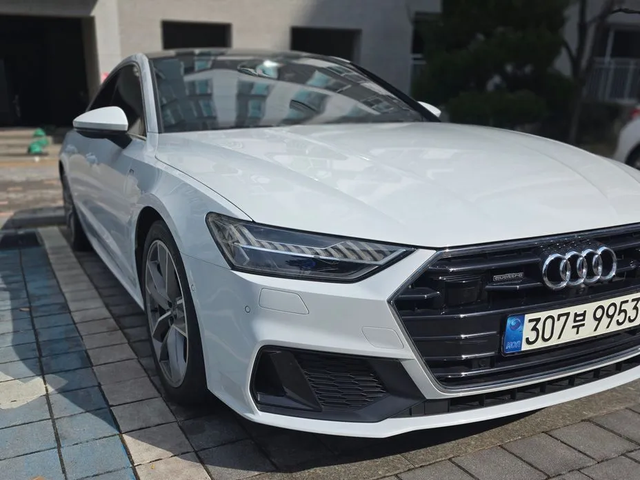 Audi A7 — фото 1