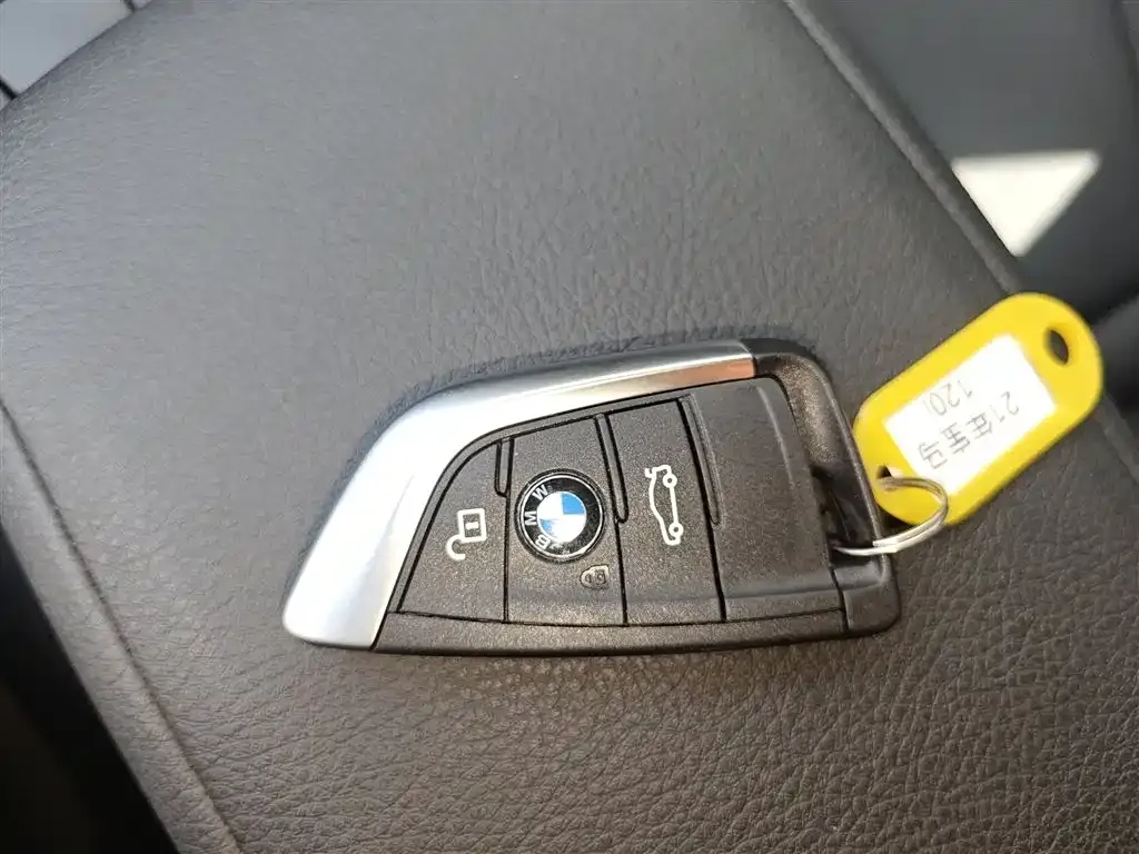 BMW 1 Series 2021 из CN, фото 4