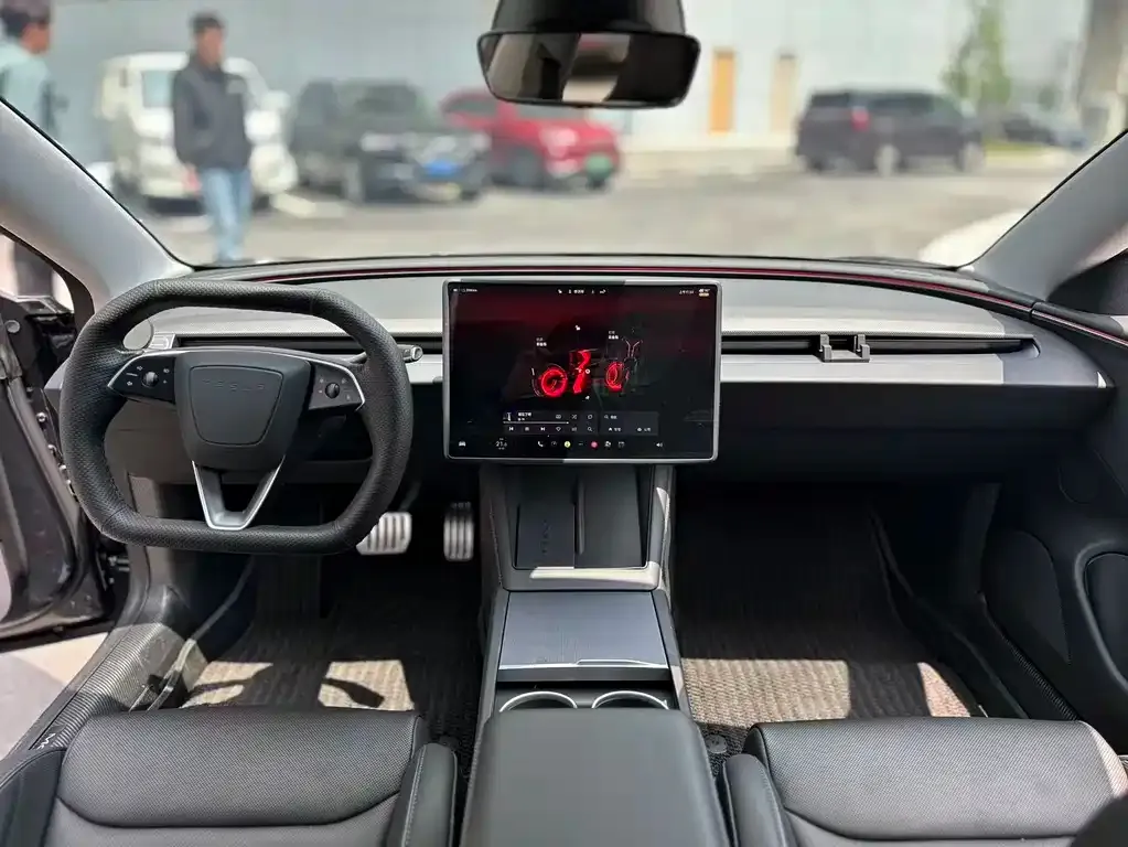 Tesla Model 3 — фото 7