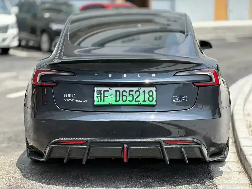 Tesla Model 3 — фото 6