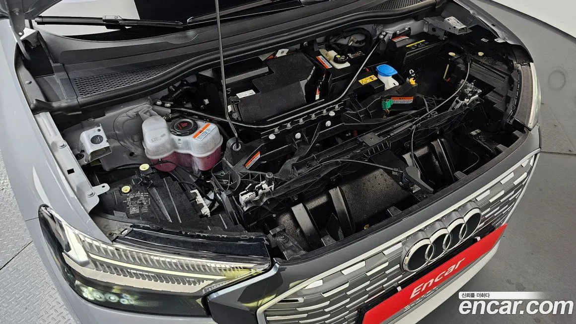 Audi Q4 e-tron — фото 10