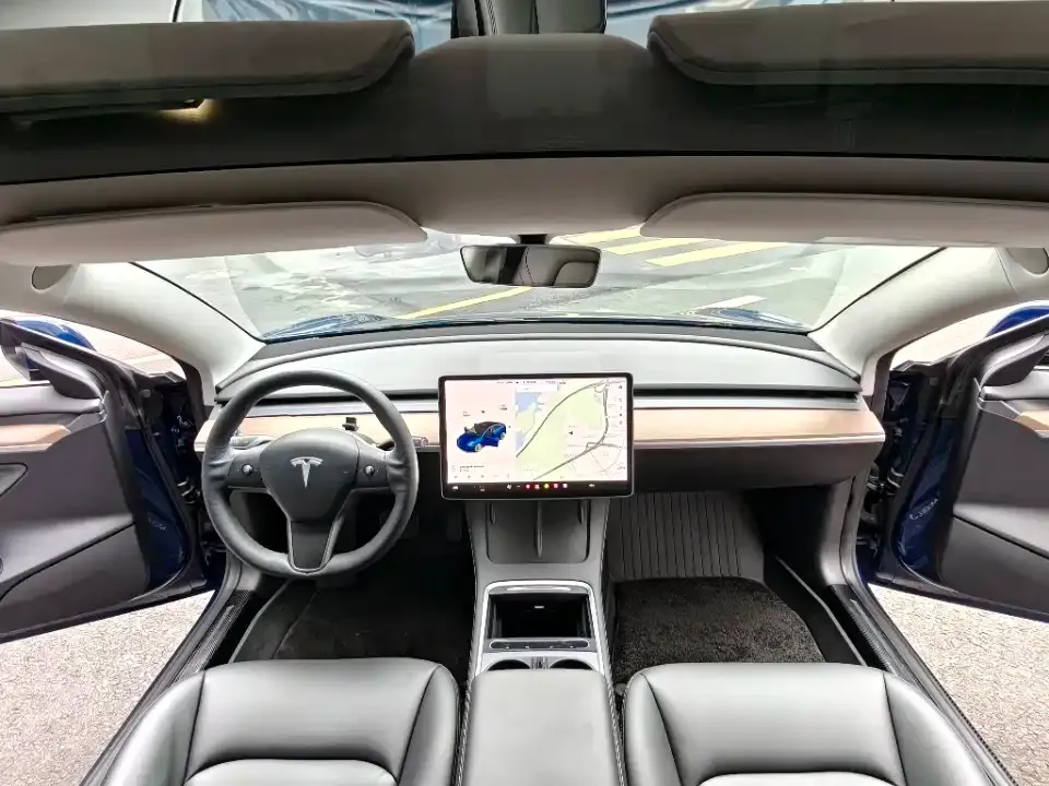 Tesla Model 3 — фото 7