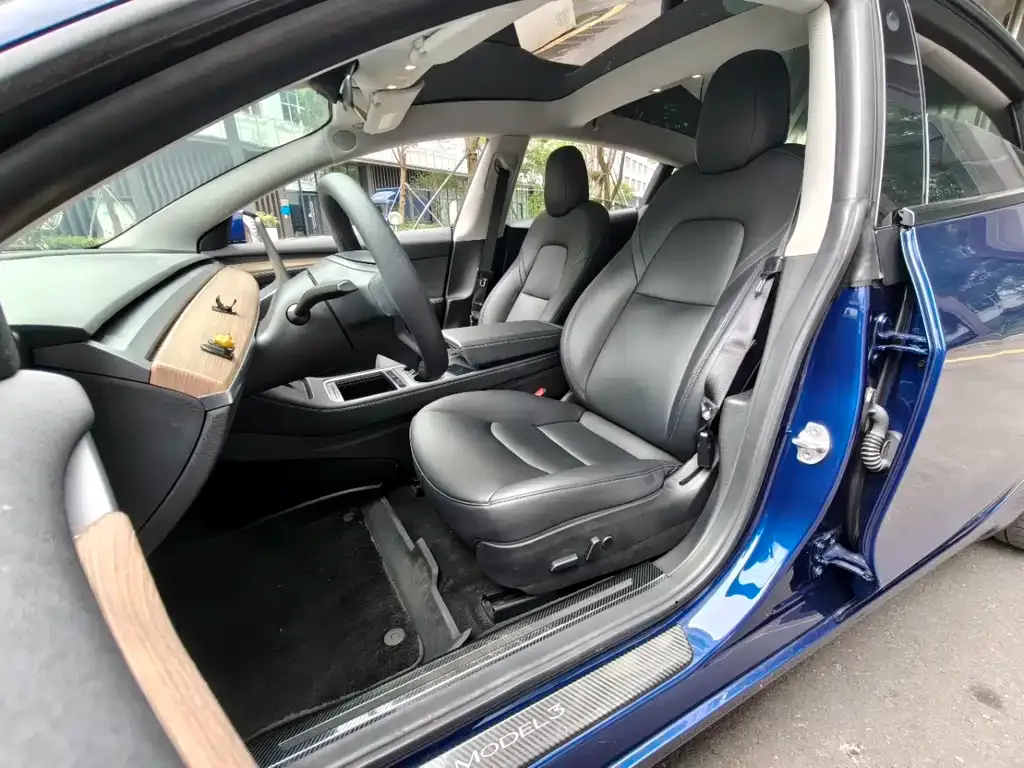 Tesla Model 3 — фото 9