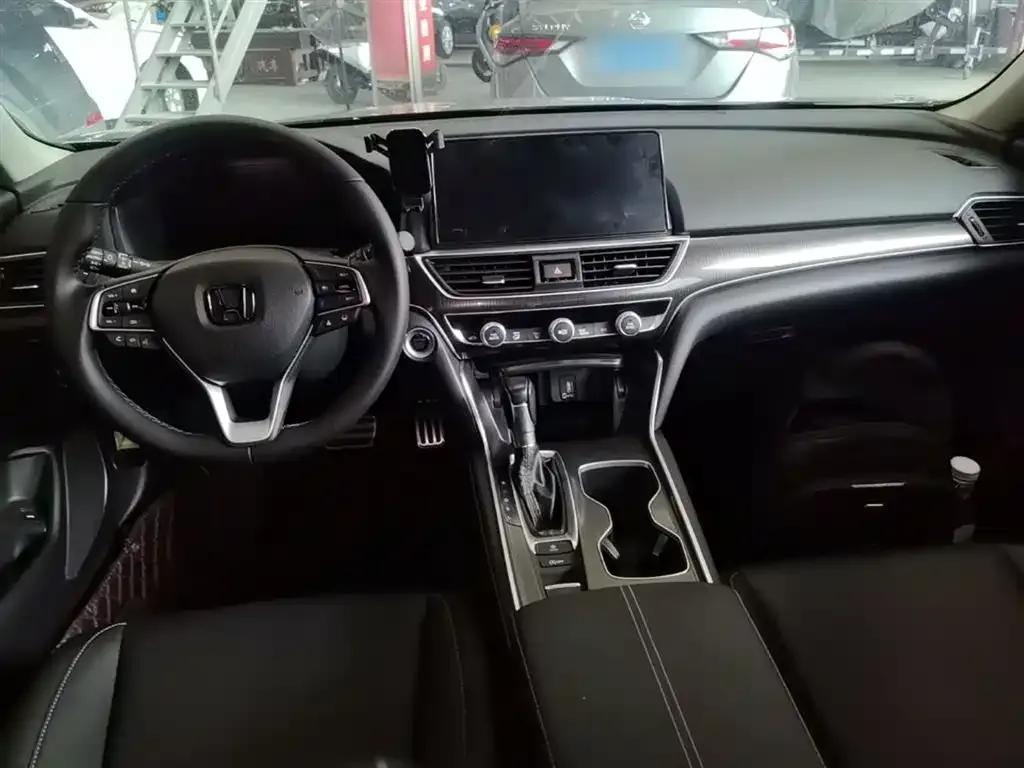 Honda Accord — фото 4
