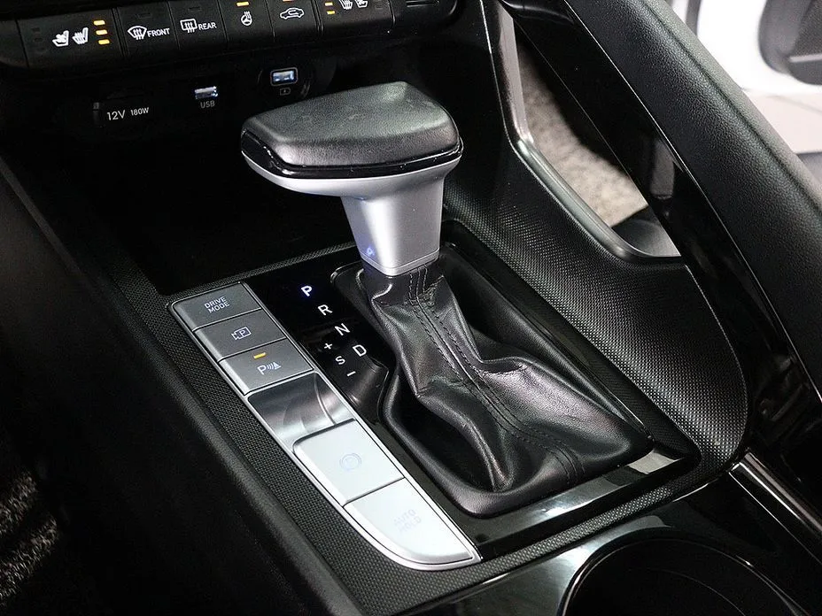 Hyundai AVANTE — фото 6