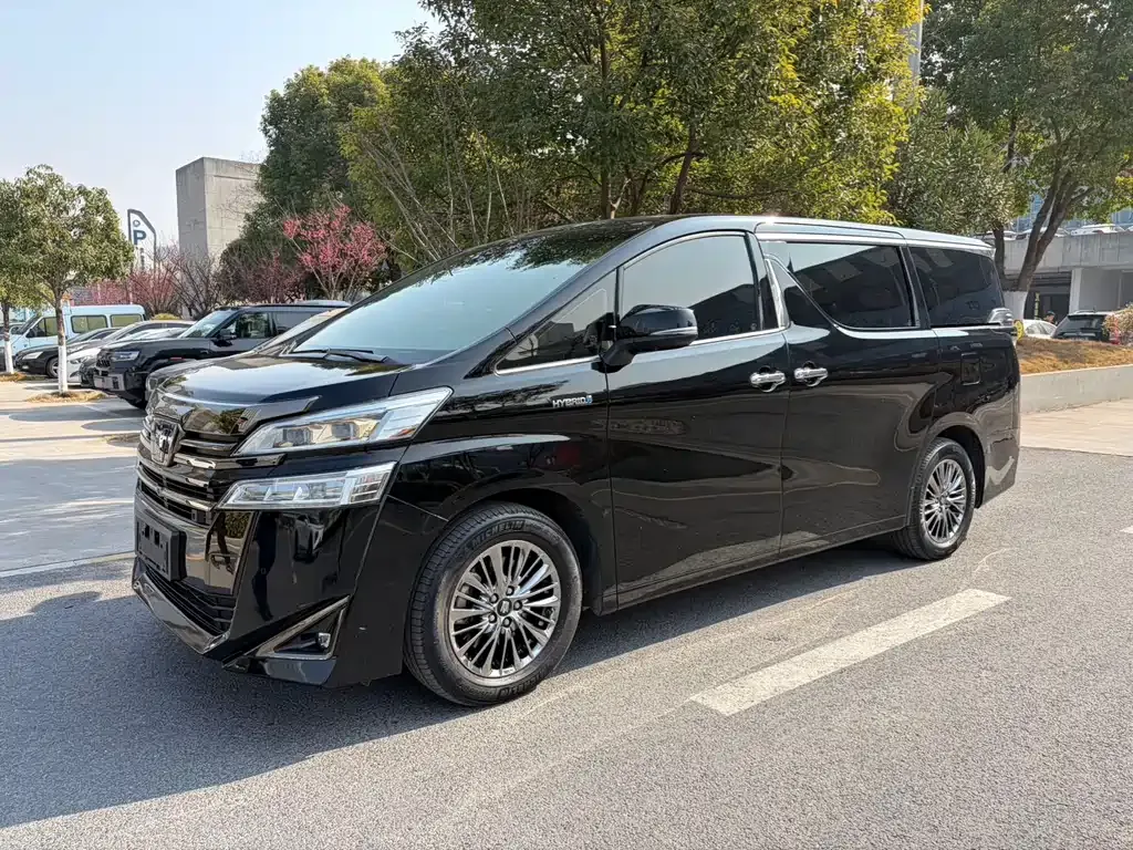 Toyota Vellfire — фото 5