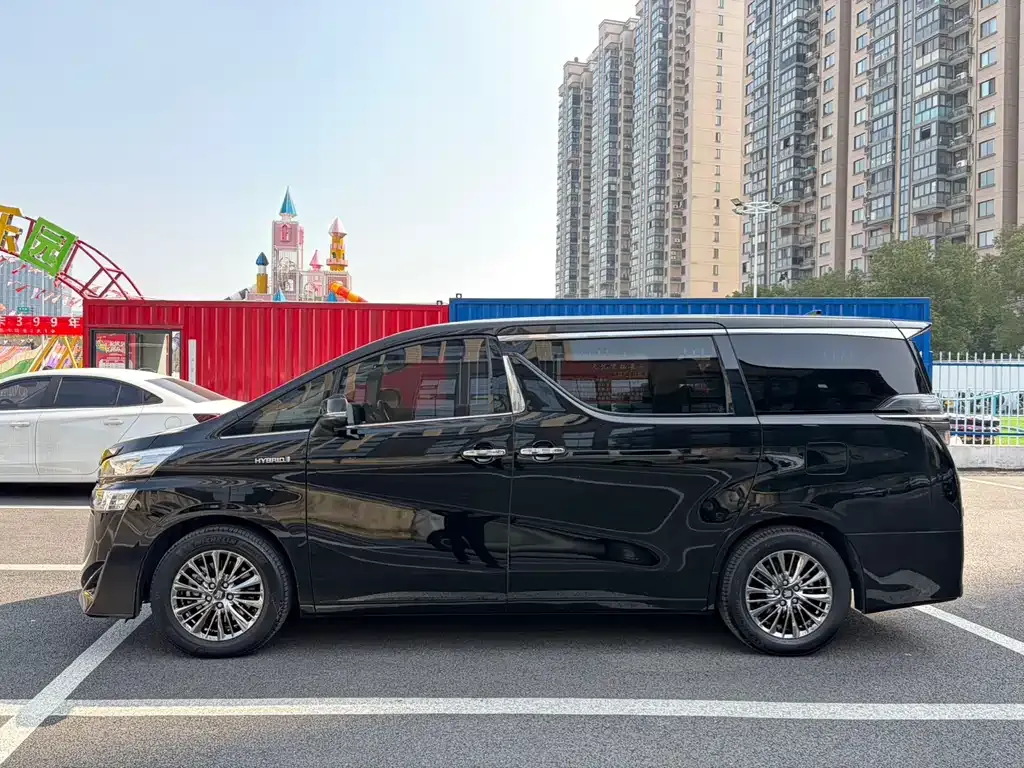 Toyota Vellfire — фото 7