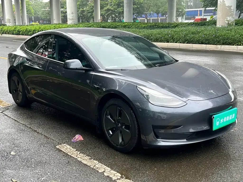 Tesla Model 3 — фото 10