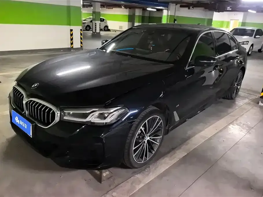 BMW 5 Series — фото 1