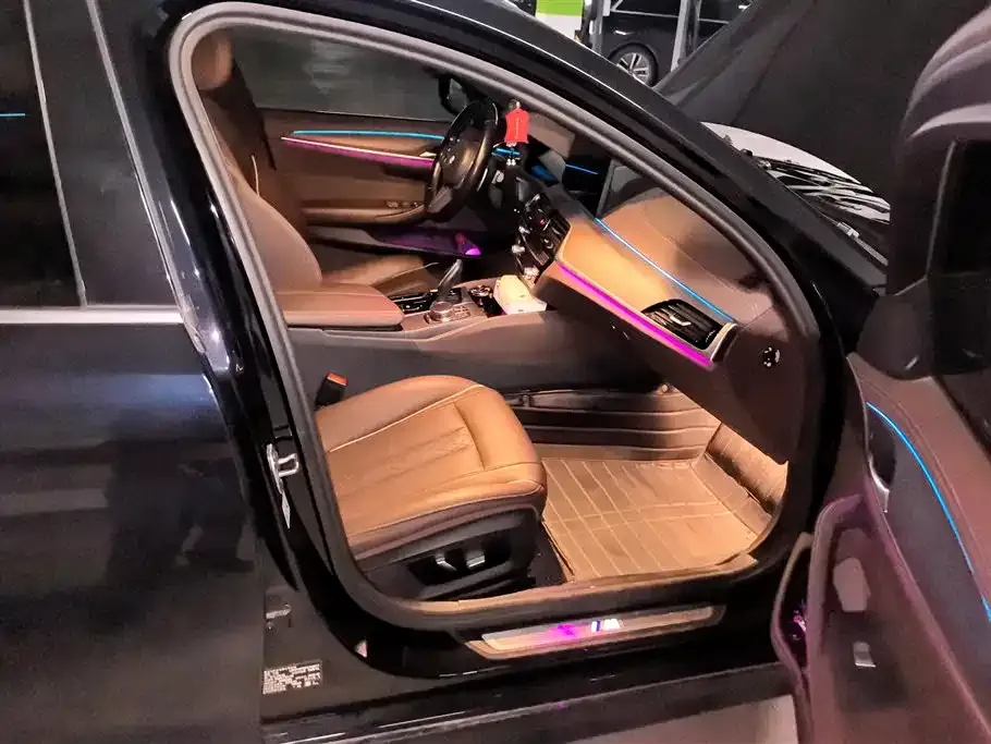 BMW 5 Series — фото 10