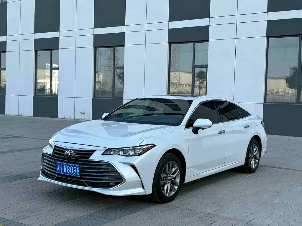Toyota Avalon — фото 2