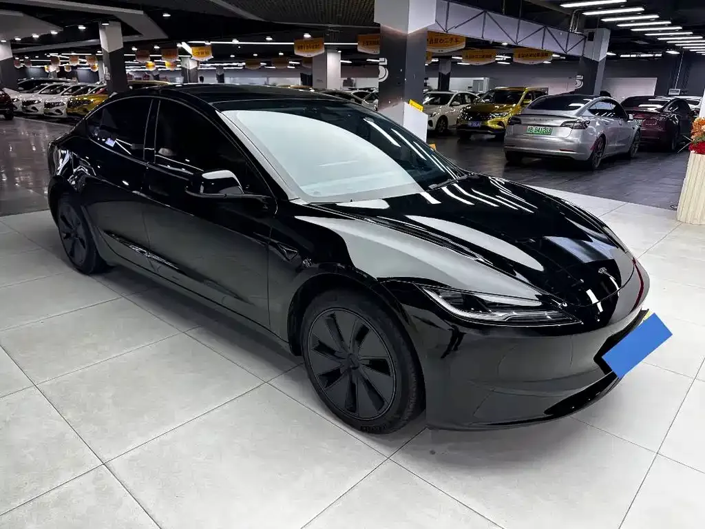 Tesla Model 3 — фото 3
