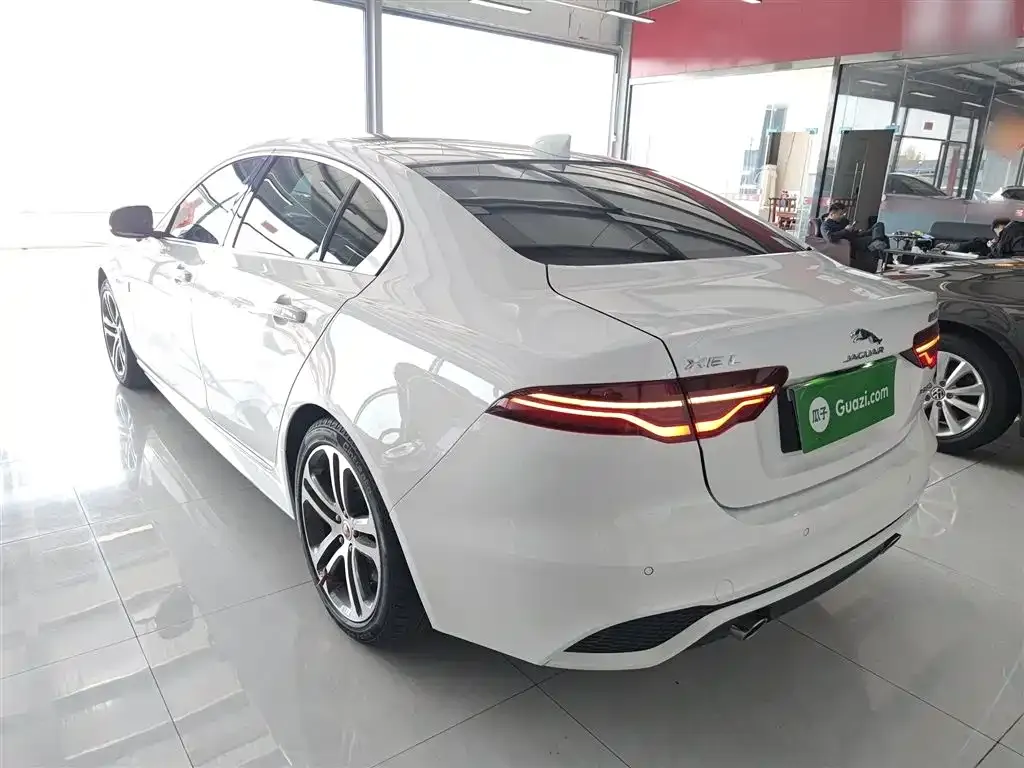Jaguar XEL — фото 10