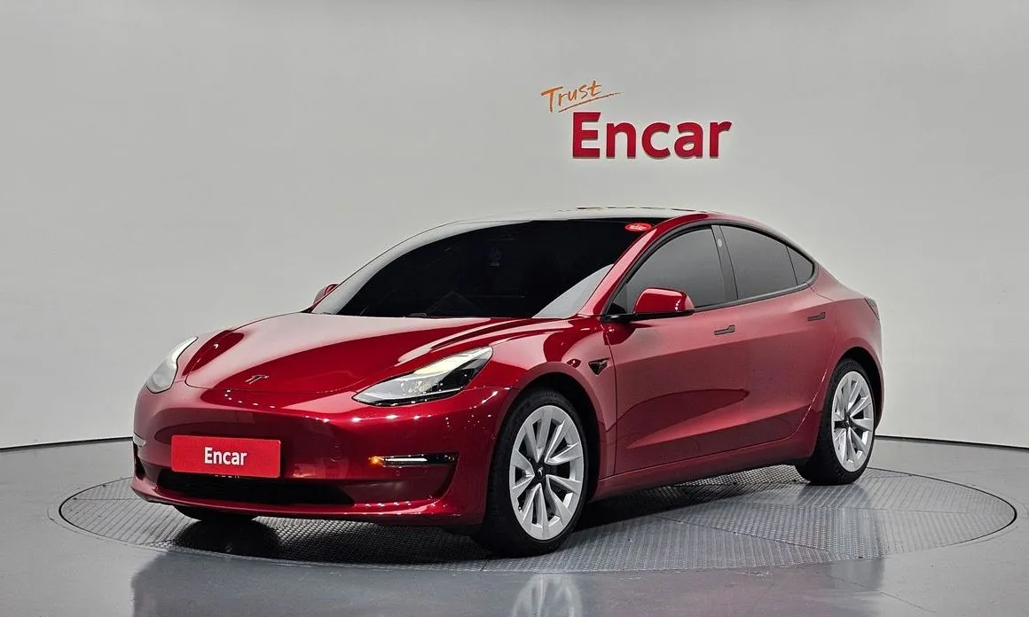 Tesla Model 3 — фото 1