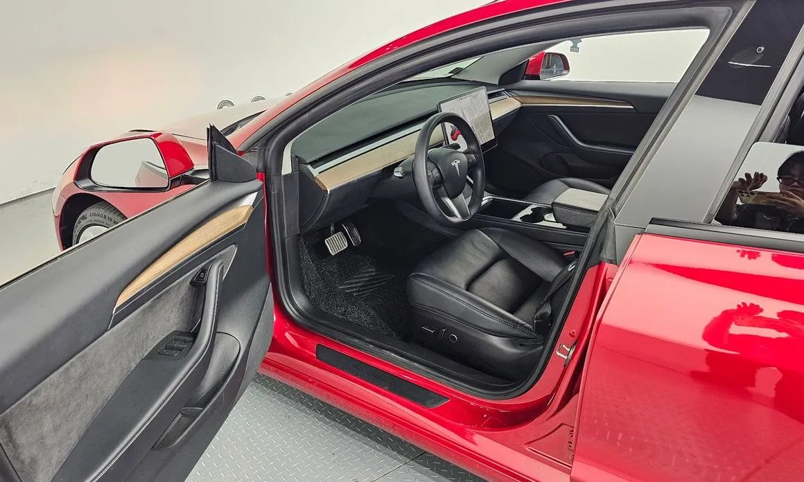 Tesla Model 3 — фото 9