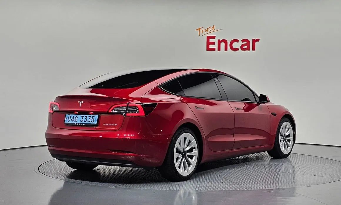 Tesla Model 3 — фото 2