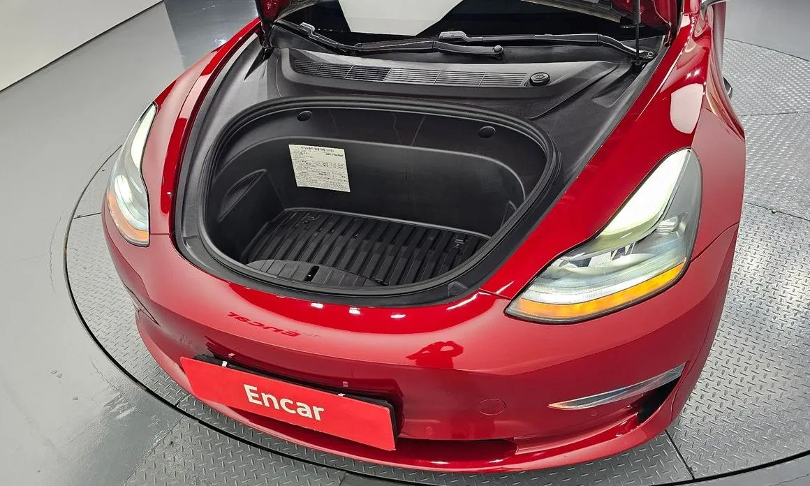 Tesla Model 3 — фото 10