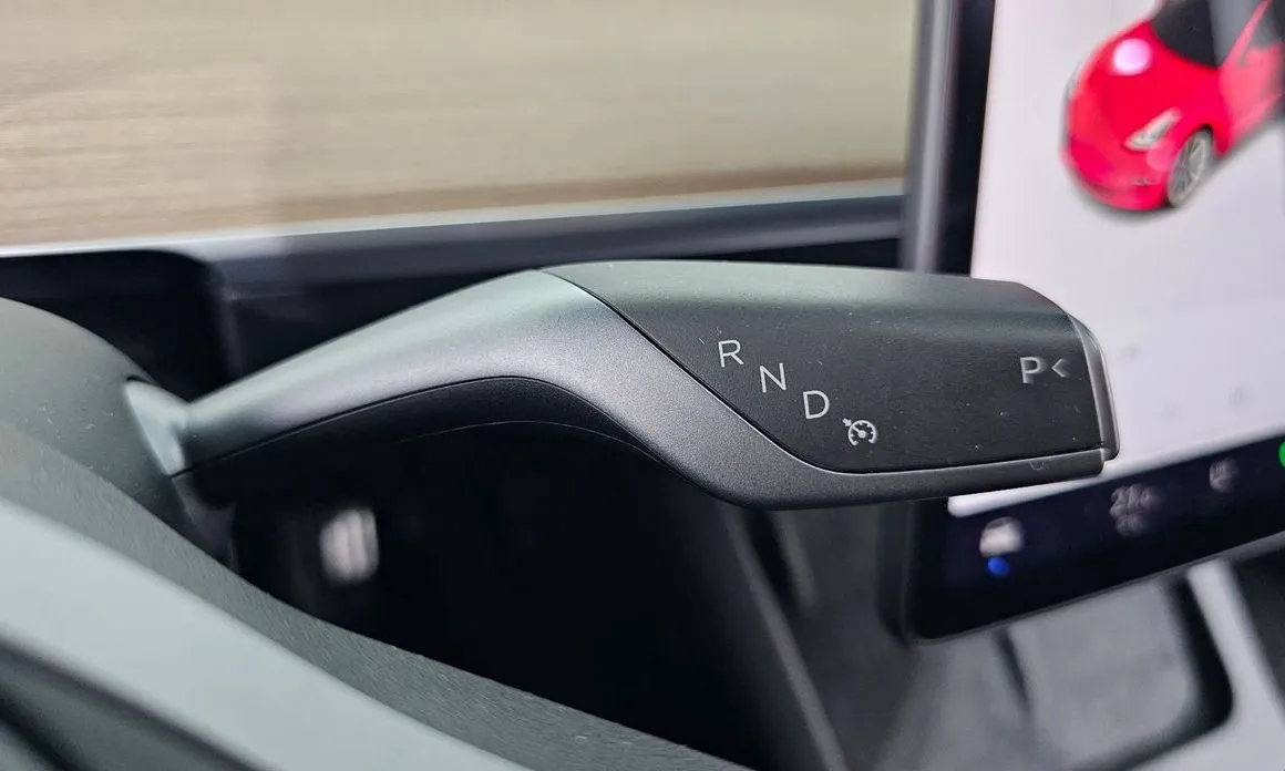 Tesla Model 3 — фото 6