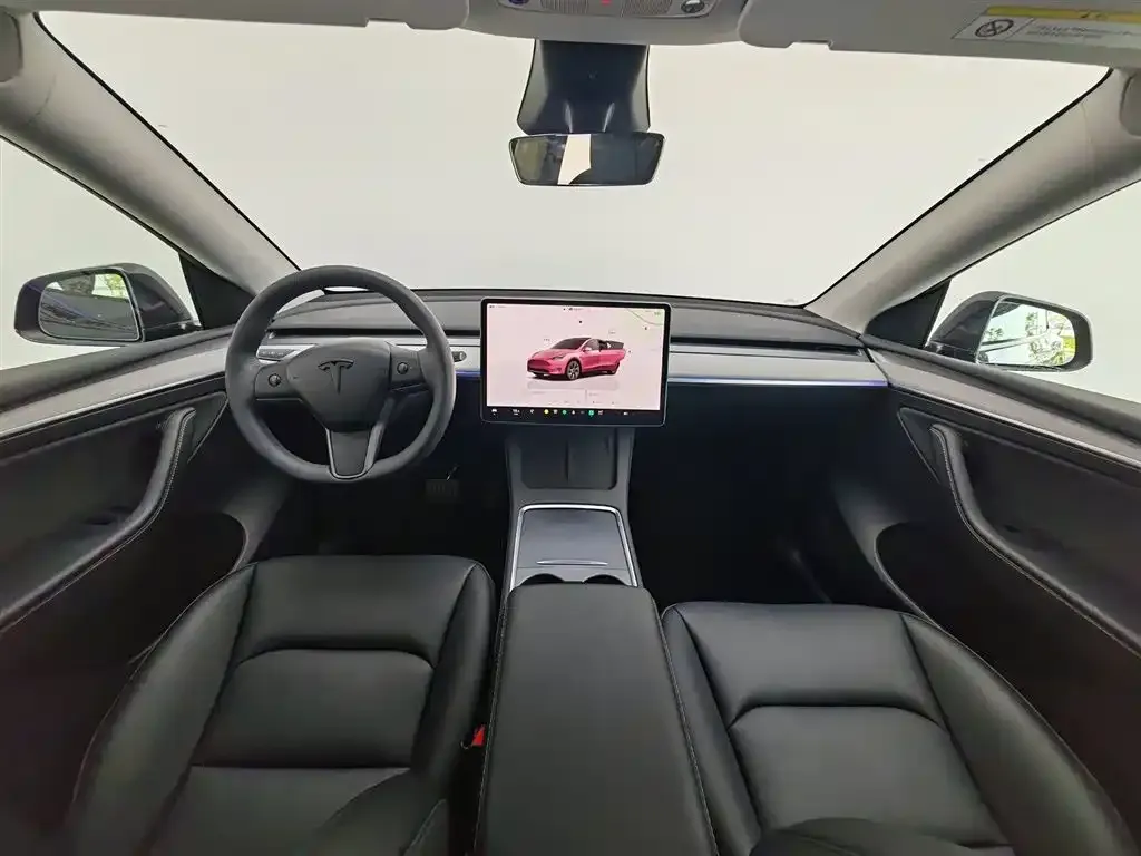 Tesla Model Y — фото 2
