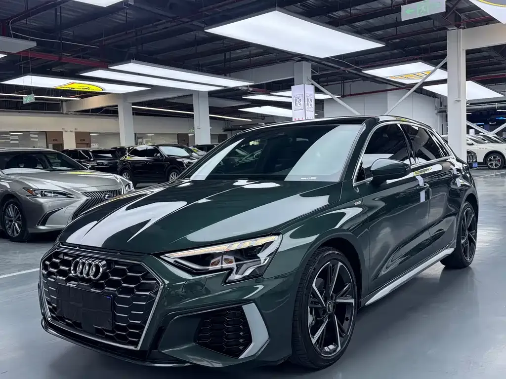 Audi A3 — фото 1