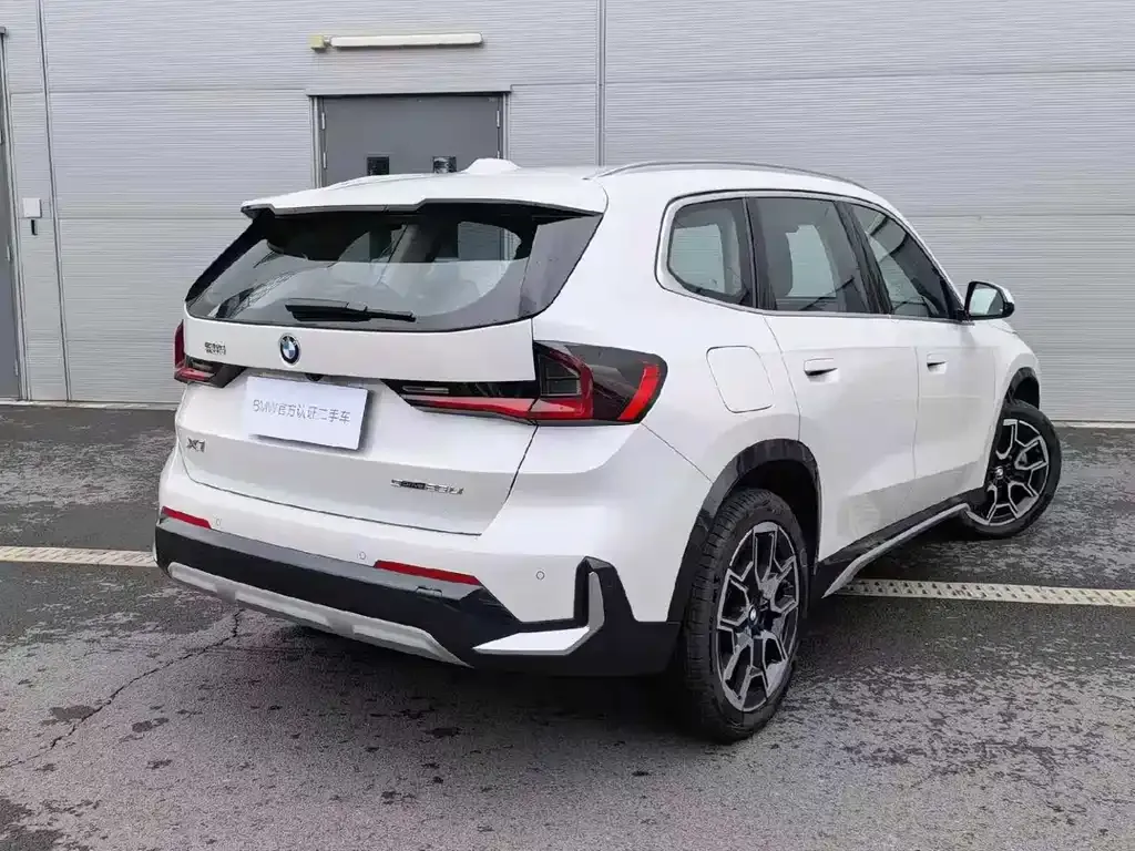 BMW X1 — фото 9